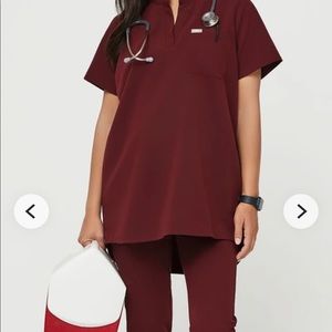 FIGS MATERNITY SCRUBS IN BURGUNDY SIZE SMALL